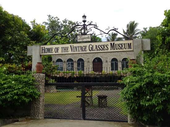 Laguerta Vintage Glasses Museum