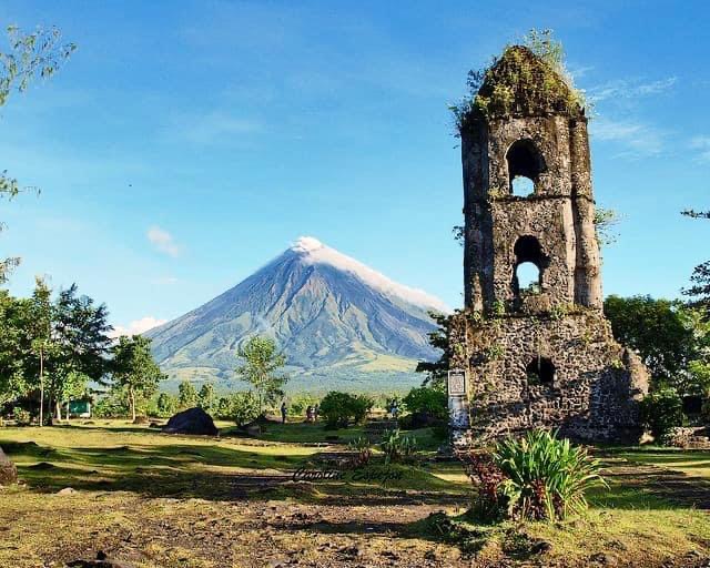 Cagsawa Ruins - Albay